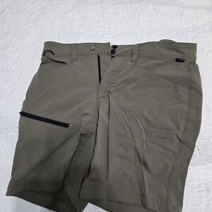 Duluth trading company shorts.